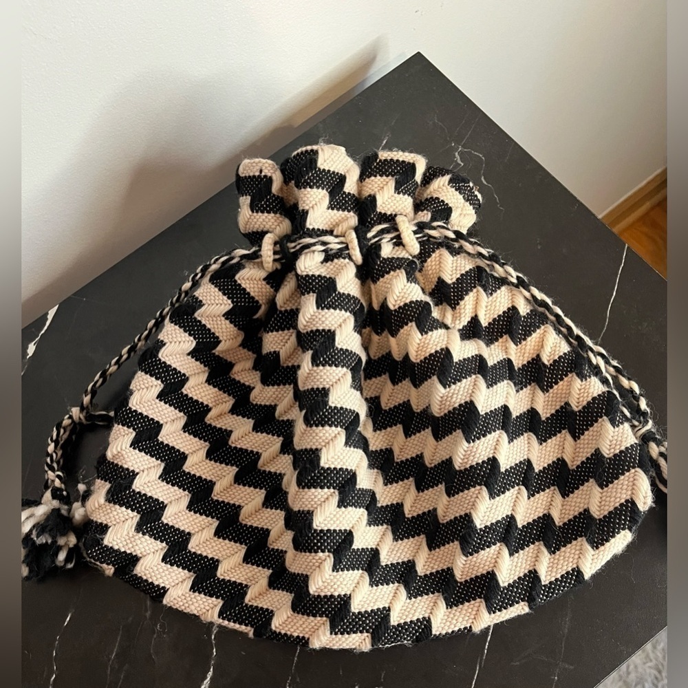 Beautiful Woven Drawstring Lined Bag Cream & Black Diagonal Stripes with Tassles - Picture 2 of 8